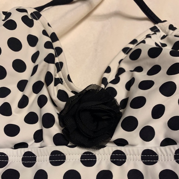 Kenneth Cole skirted one piece sz sml - Picture 3 of 6